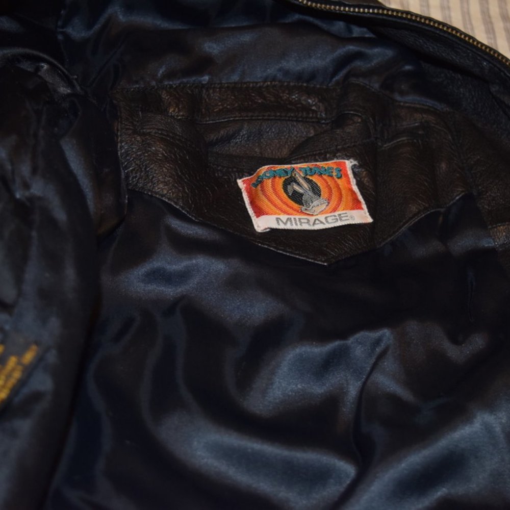 WARNER BROS🔥RARE🔥 VINTAGE LEATHER 1990'S LOONEY TUNES "JUST CHILLIN" JACKET XL - Picture 6 of 13